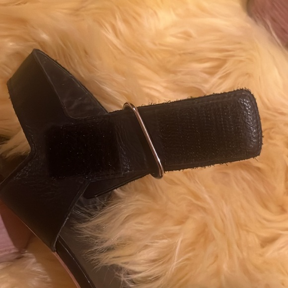 STUART WEITZMAN Broadband Leather City sandals - Picture 7 of 10